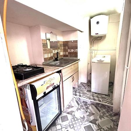 Booboo Flat In Italian Yard Apartment Tbilisi Bagian luar foto